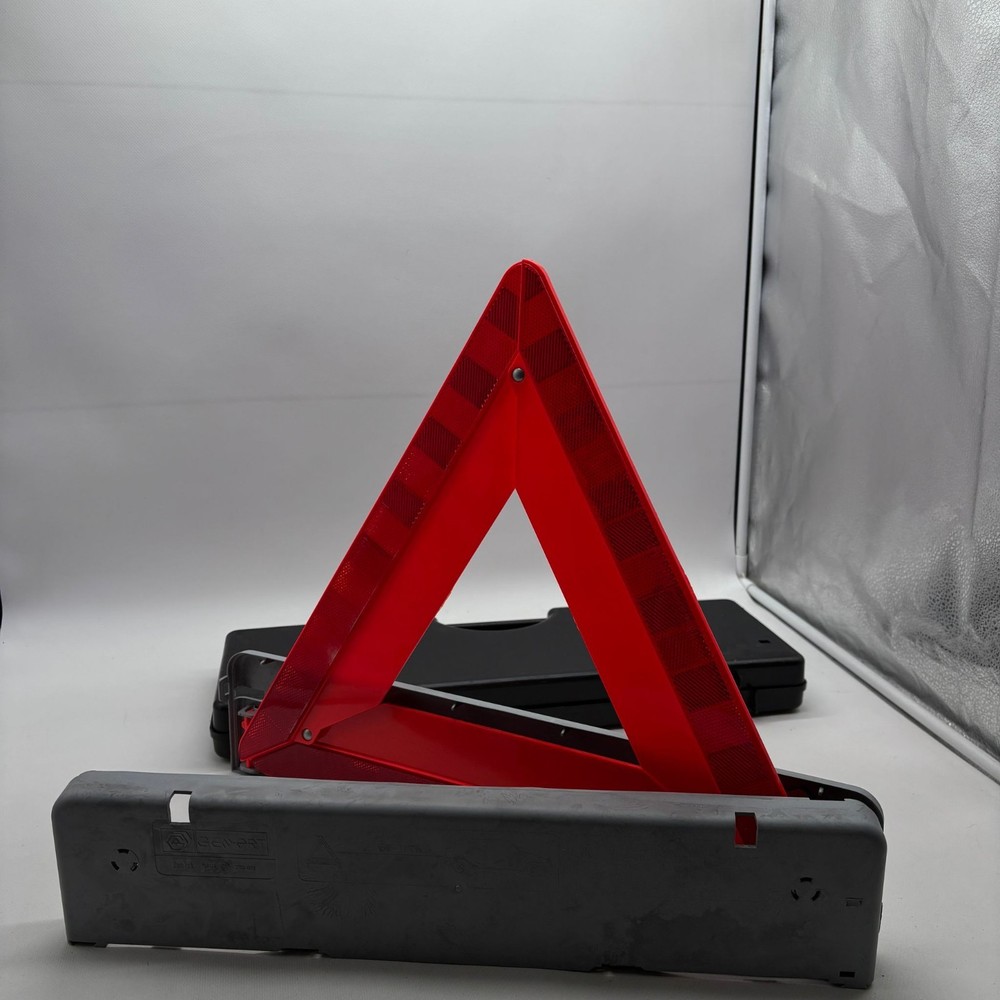 EUROPEAN GEN-ART EMERGENCY TRIANGLE