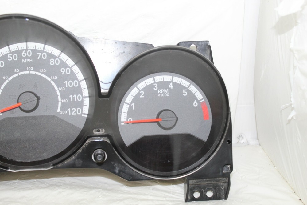 Speedometer Instrument Cluster Dash Panel Gauges 2011 2012 Caliber 31,085 Miles