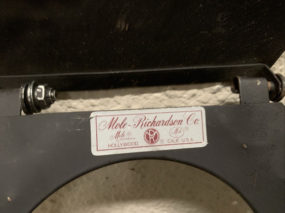 Mole Richardson Barn Doors Light Shield, Mini. With A Cable And Chain