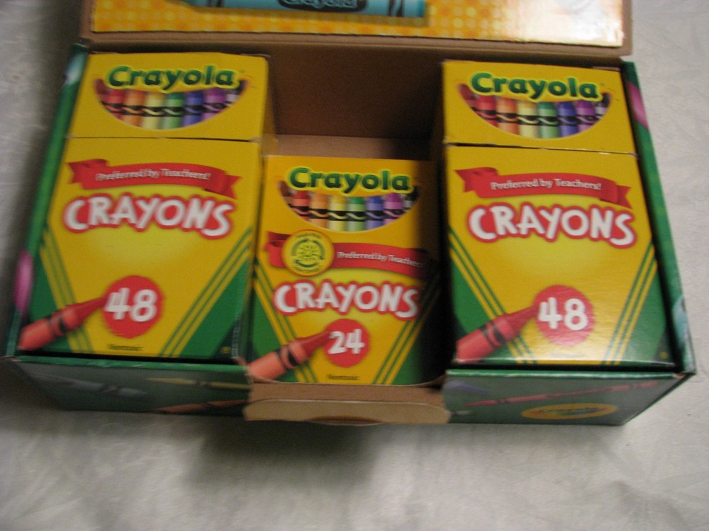 2010 CRAYOLA Boxed Set 120 Crayons Used