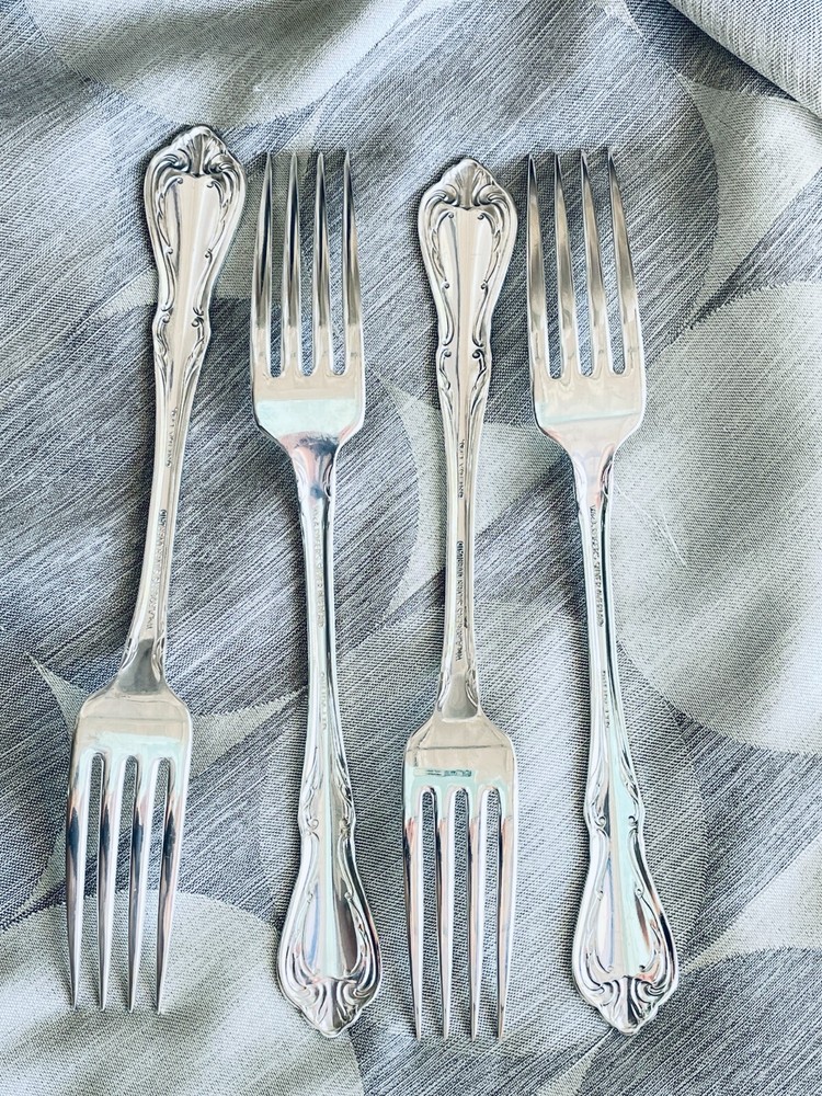Oneida Wm A Rogers CHALICE / HARMONY Silverplate Flatware Service for 4 (2 av)