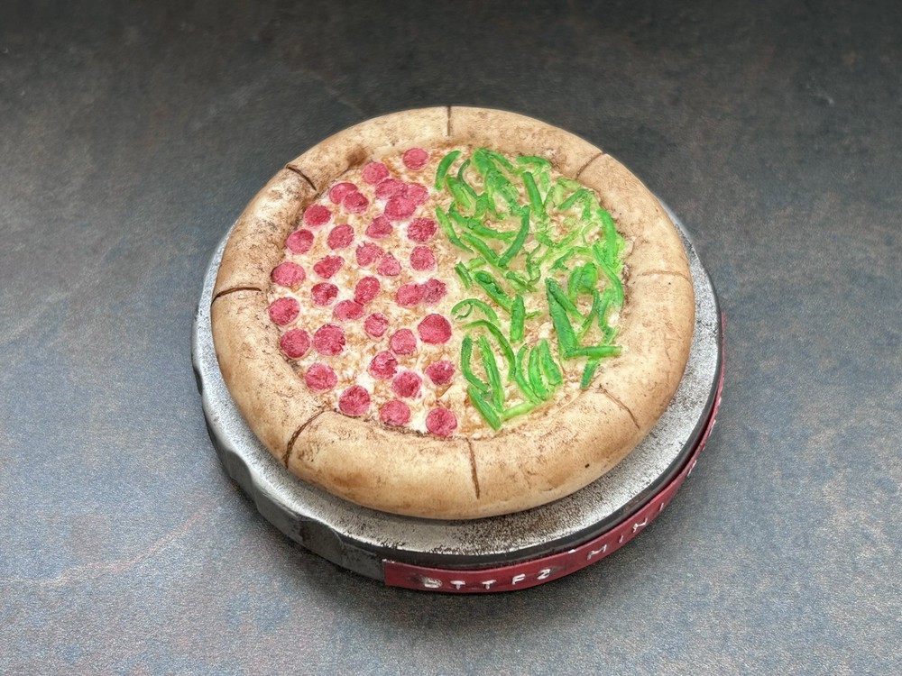 BTTF 2 Back To The Future 2 Pizza Replica Prop Pre Hydrated Version solid resin