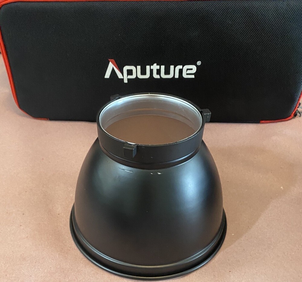 Aputure COB 120d LED Light w/Light Storm Controller HD