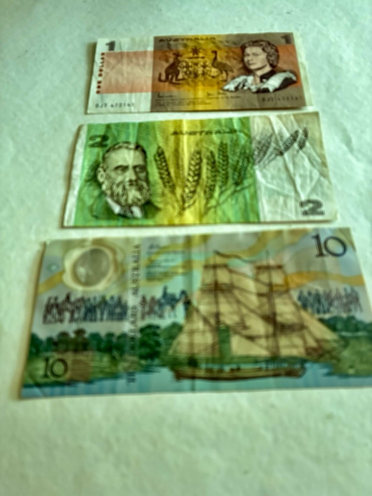 Australian Dollars 13 Currency Note