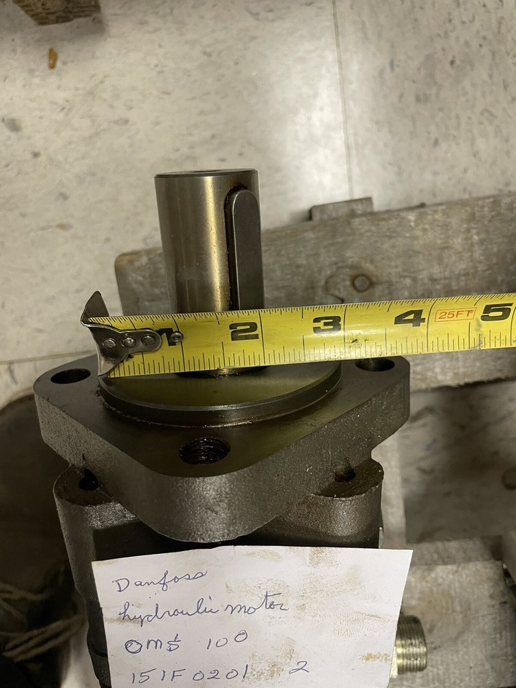 Danfoss Hydraulic Motor 151F0201 2 OMS100