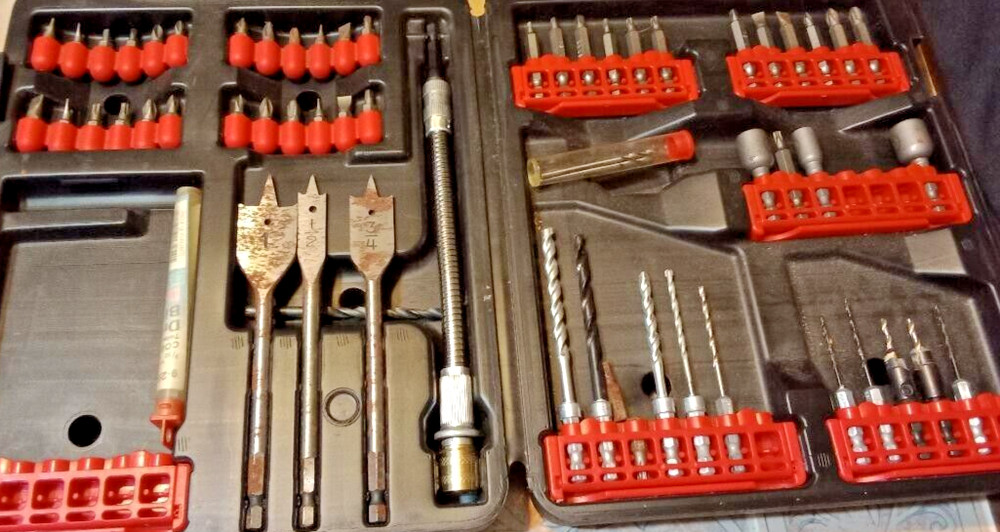 Craftsman partial drill bit set. Clam shell hardcase built in handle. VINTAGE.