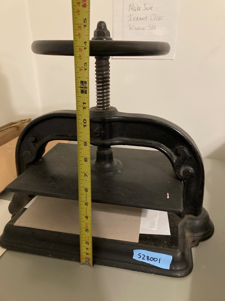Manual Cast Iron Paper Flattener Book Press