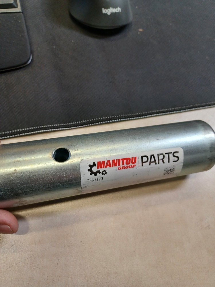 Manitou 50351473 Pivot Pin