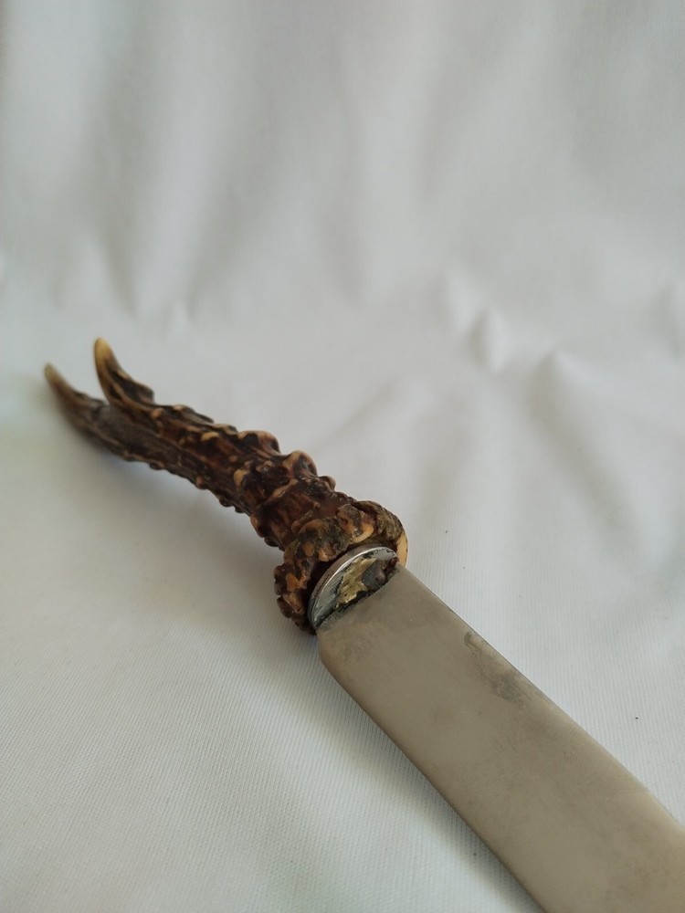 Vintage knife with deer horn handle