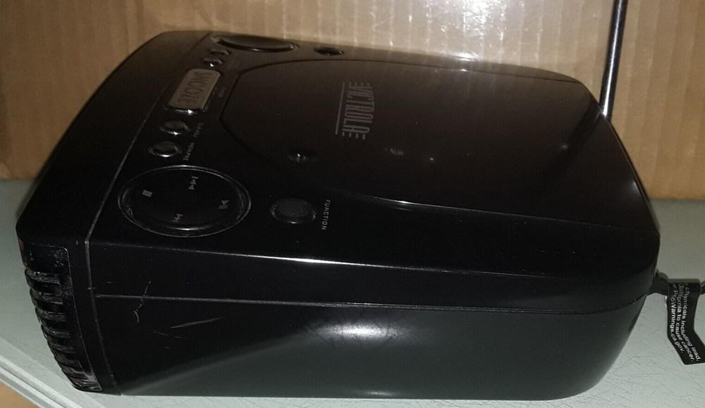 VICTROLA AM/FM CD PLAYER BLUETOOTH CLOCK RADIO # V50-250