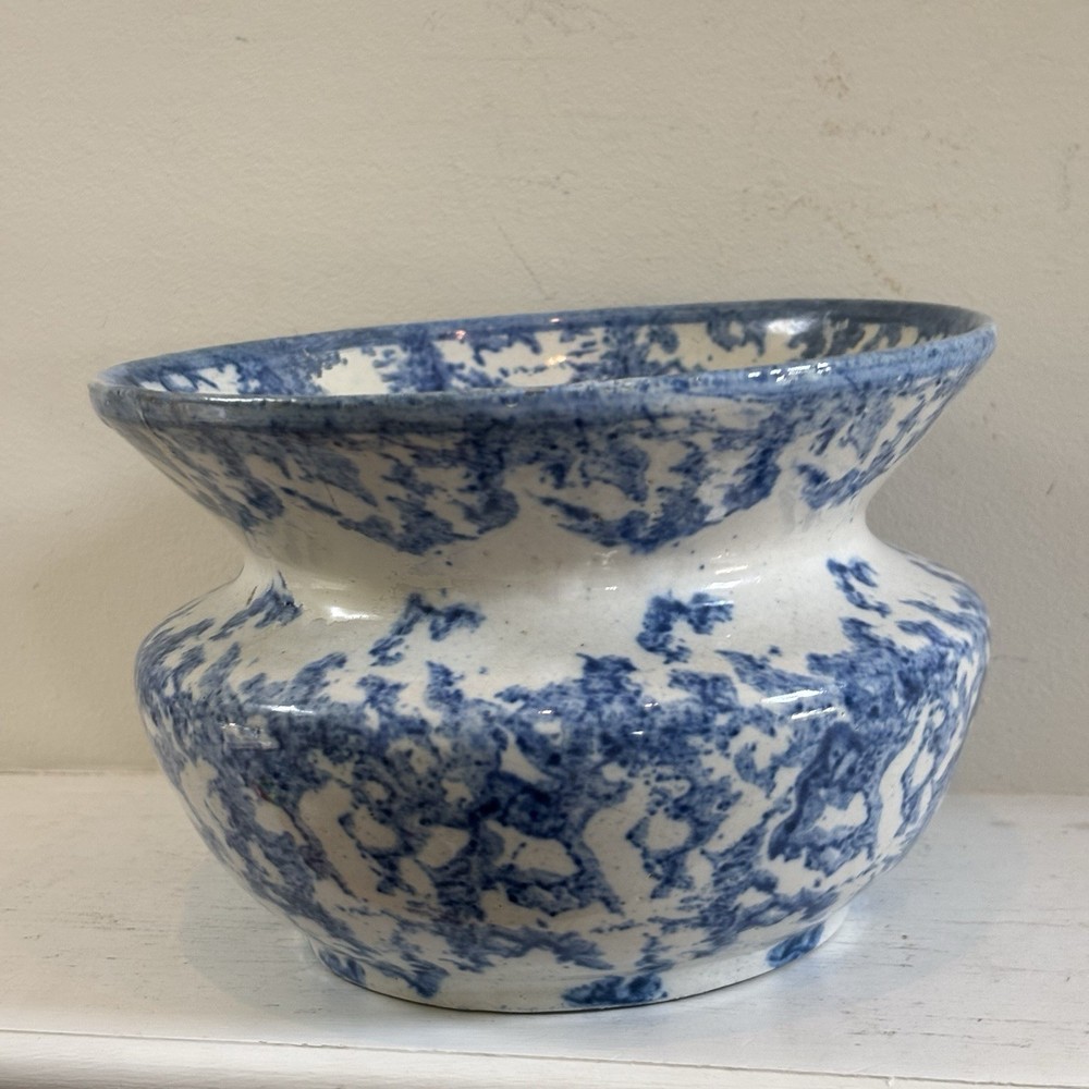 Vintage Blue on White Sponge Ware Spittoon Cuspidor 7.5” Diameter, 5” Tall