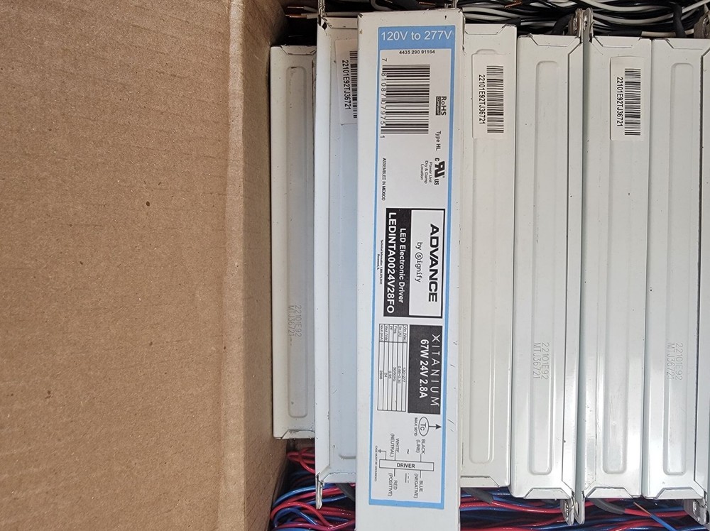 Advance by Signify Xitanium