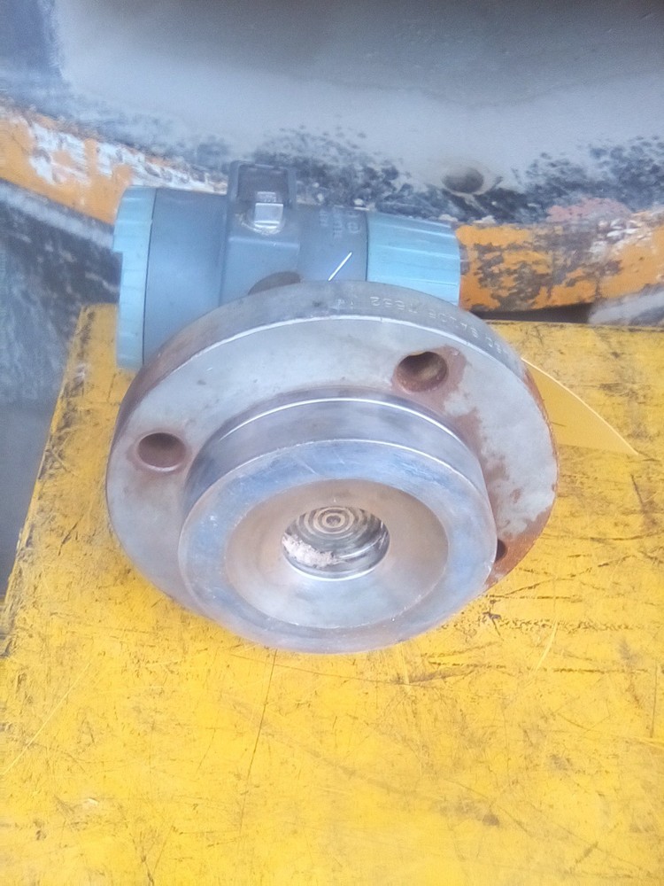 Foxboro 827DF-IS1NHKA1-A Electronic Transmitter