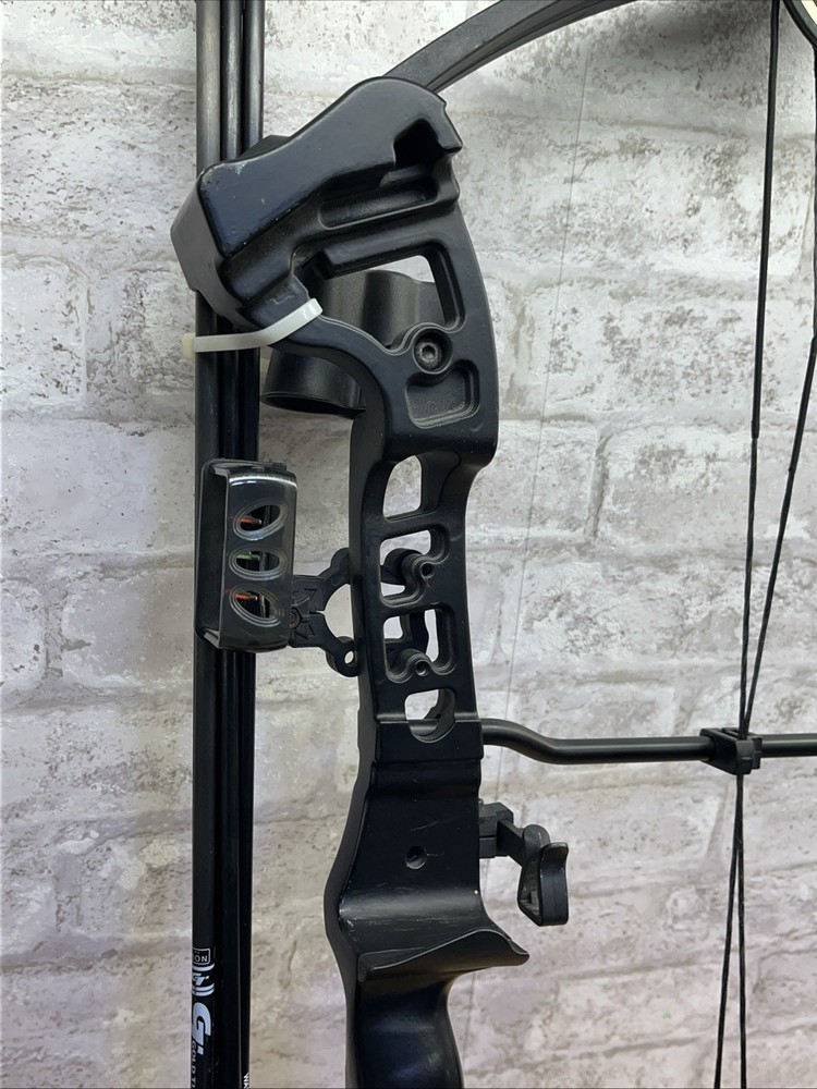 Barnett Bone Collector Junior Compound Bow