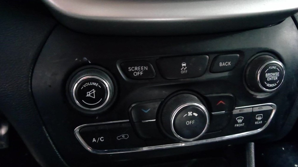 CHEROKEE 2018 Air Shutter 12696122