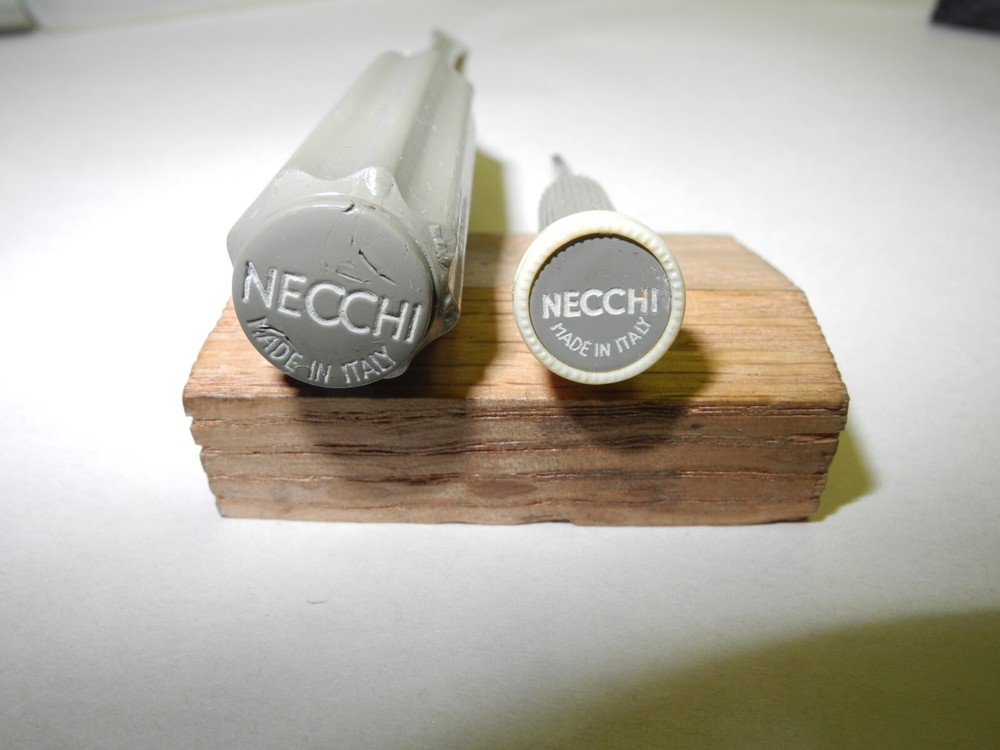VINTAGE CLASSIC NECCHI SEWING MACHINE ACCESSORY MAINTENANCE KIT, NICE SHAPE