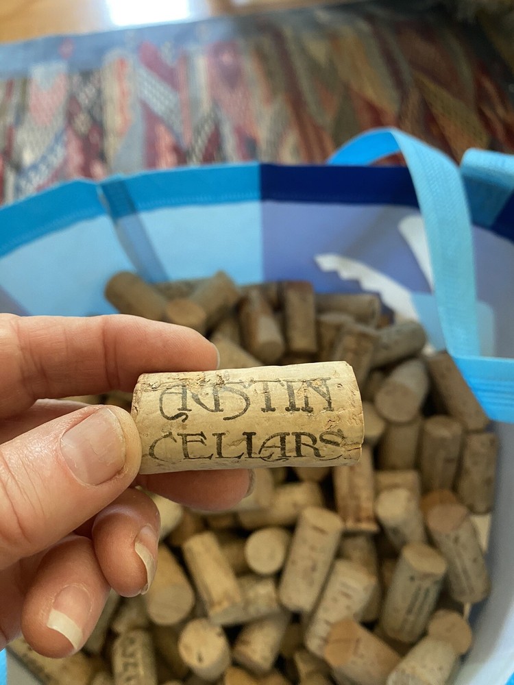 600 used natural wine corks