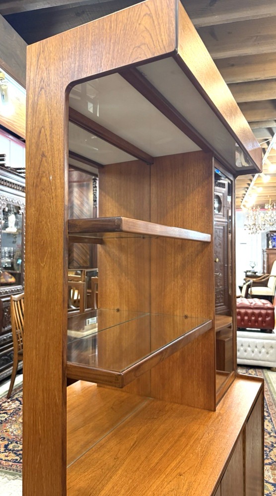 Mid Century Modern Teak Display Cabinet / Buffet / Sideboard W Light