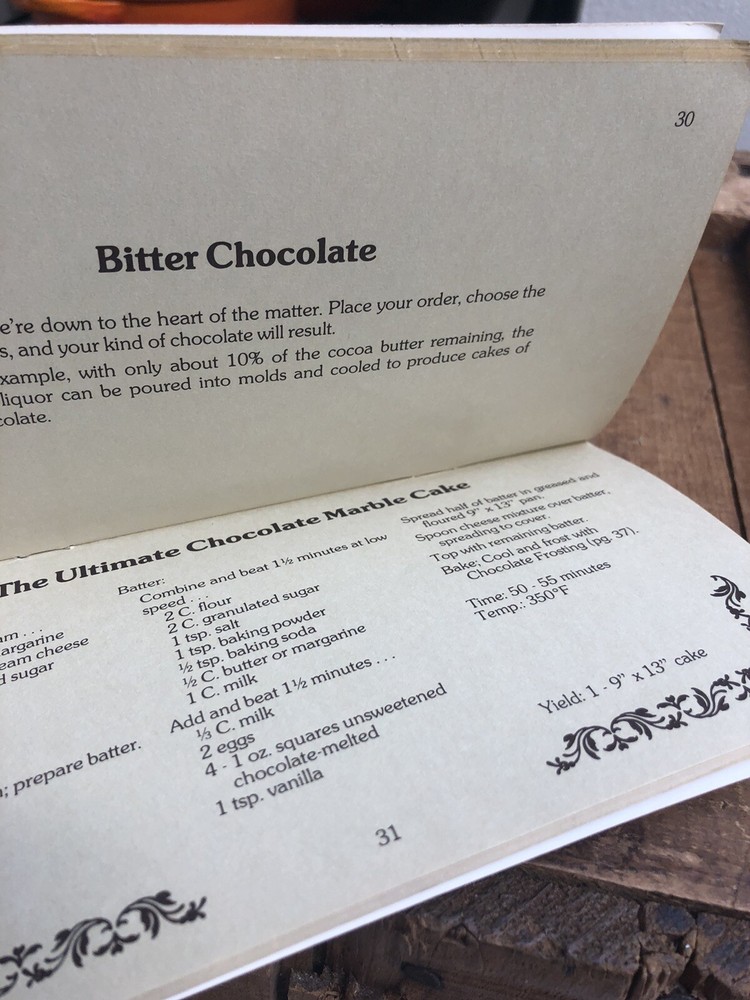 Vintage HERSHEY'S Chocolate Cook Book 1978