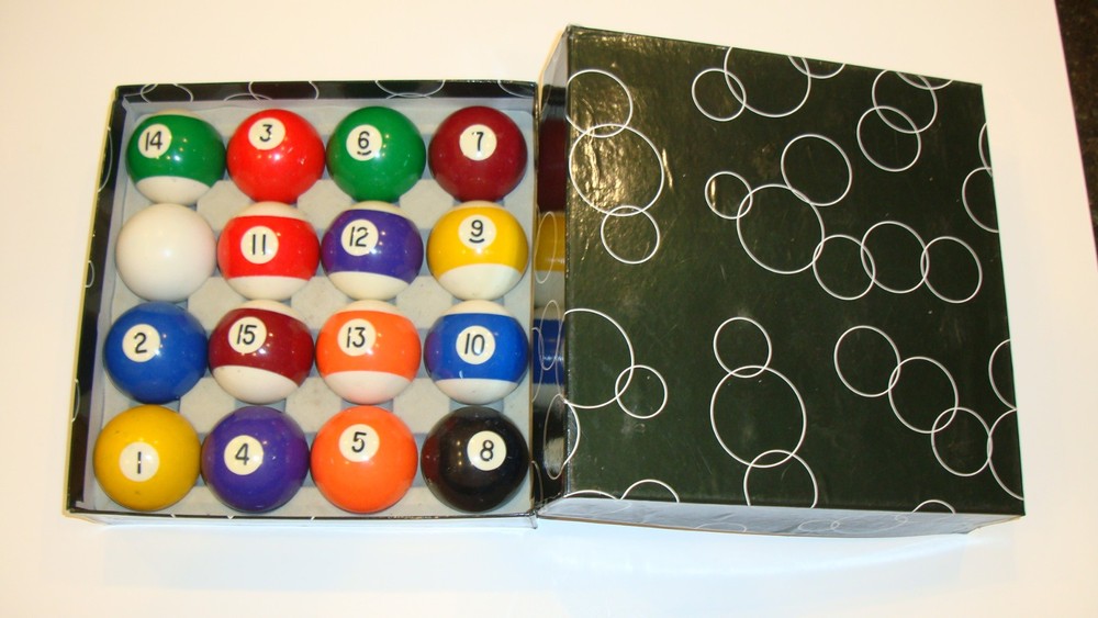 SET VINTAGE POOL BILLIARD BALLS COMPLETE
