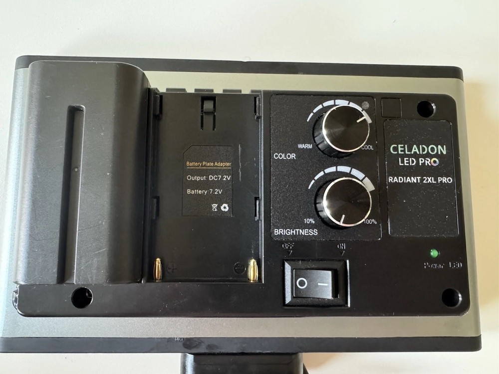 Celadon Led Pro Radiant 2XL on Camera Light Panel