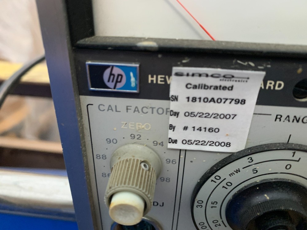 HP 435A Power Meter - Powers up - missing part of main dial