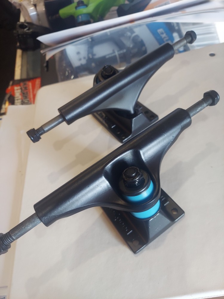 Litezpeed Trucks Pair Black with Black Baseplate