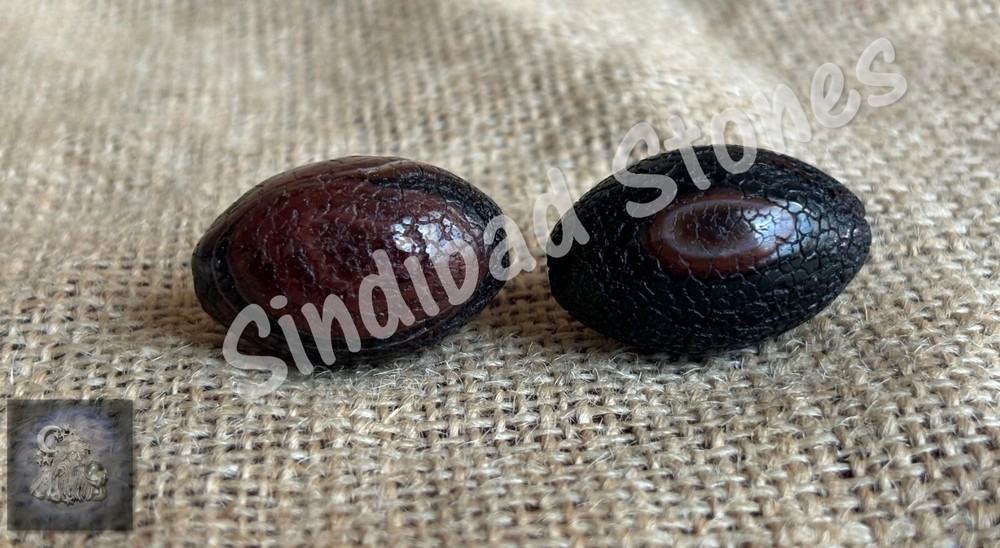 Sulaimani agate, original beads, 2 antique -  2 عقيق سليماني، خرز أصلية أنتيكة