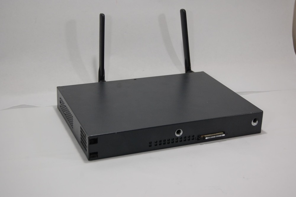 *READ Cisco CISCO1801W V07 Service Router w/ 64MB Compact Flash