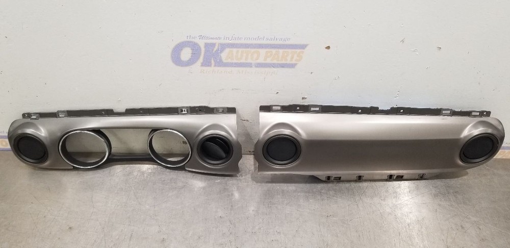 21 JEEP GLADIATOR JT WILLYS DASH TRIM SET PAIR GRAY