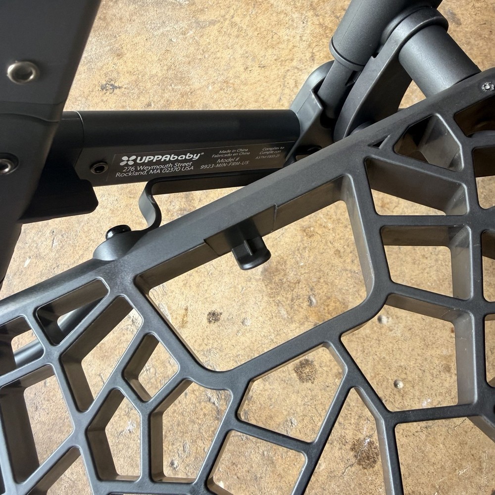 Uppababy Black Carbon Frame On Black Leather Mini V2 Base Frame