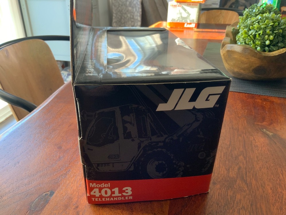 JLG 4013 MODEL 1:32