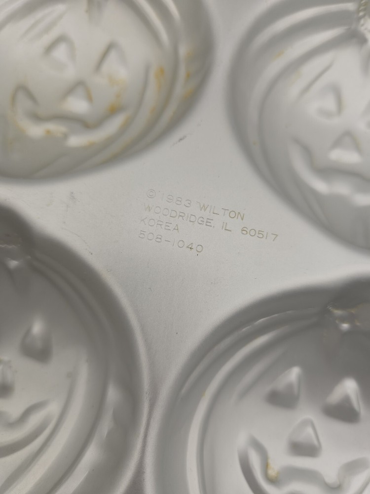 Vintage Wilton Baking Pans Set