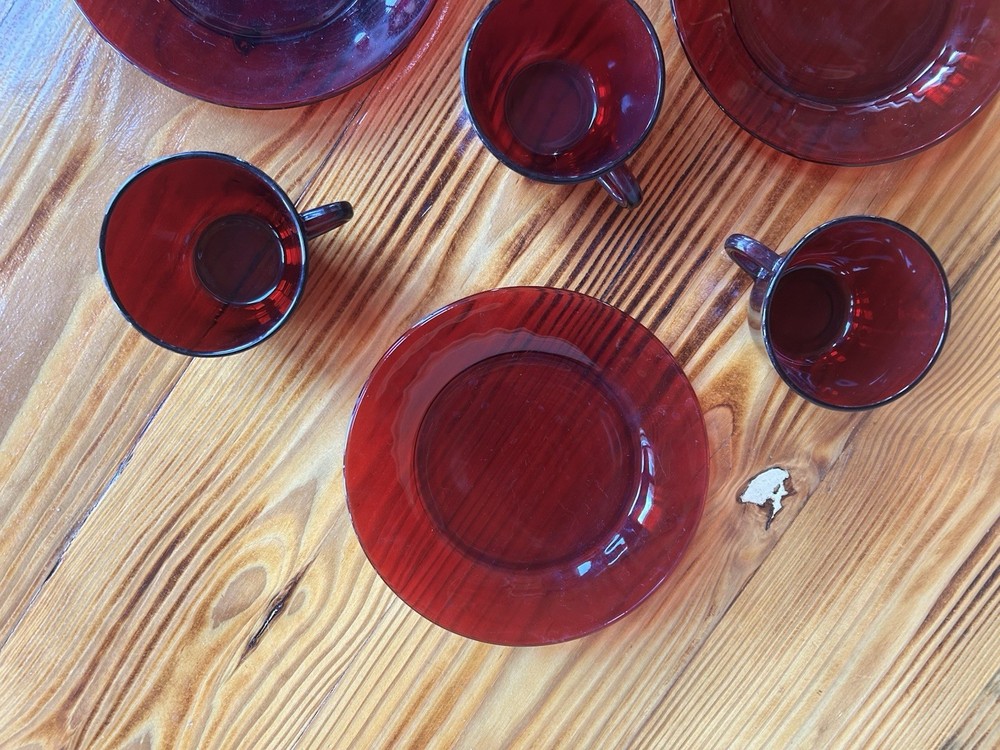 7-PC Vintage Royal Ruby Red Cups & 8in Plates Romantic Love Dining