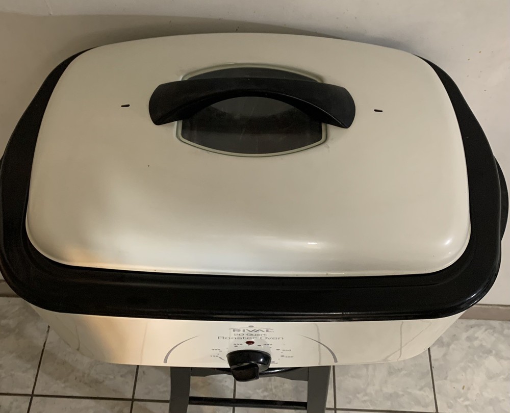 Rival 20 Quart Roaster Oven / Slow Cooker Ivory Model RO220 1450 Watt w/inserts