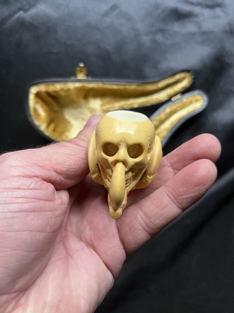 VINTAGE MEERSCHAUM SKULL PIPE