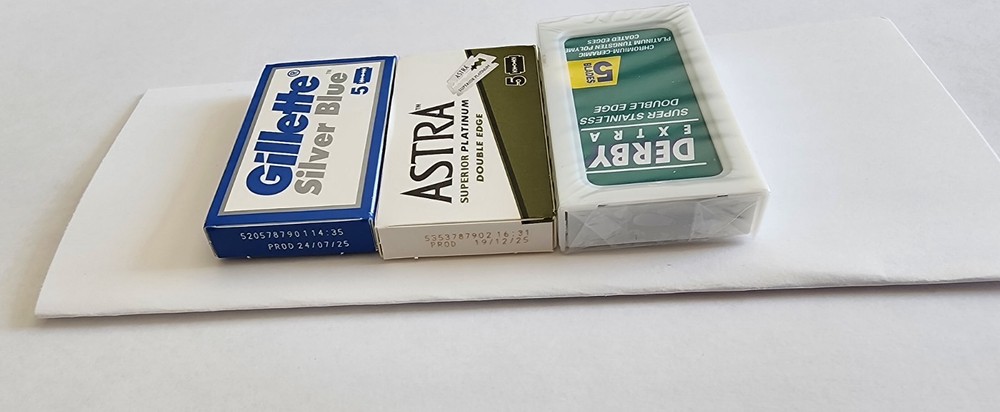 15 Double Edge Razor Blade Sampler Pack - Gillette Silver Blue, Astra, Derby DE