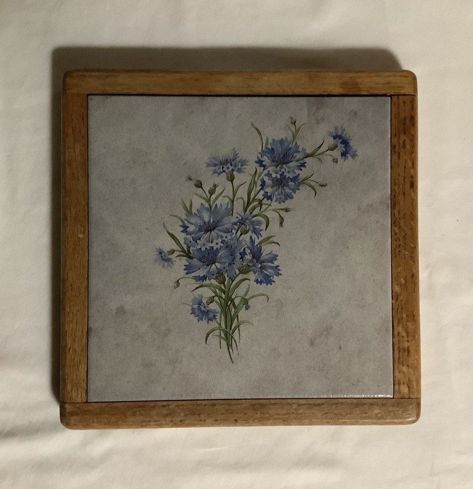 Blue Cornflower tile trivit in oak frame 9x9”