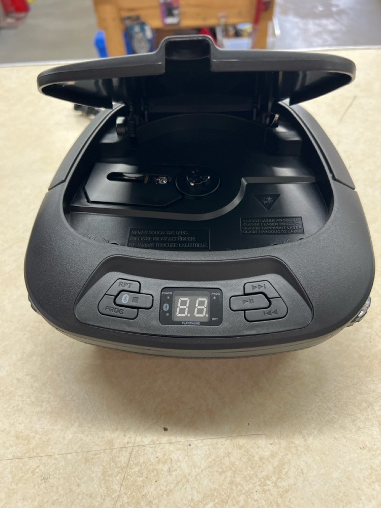 GPX PORTABLE BLUETOOTH CD PLAYER BCB117B - TESTED (WBP017720)