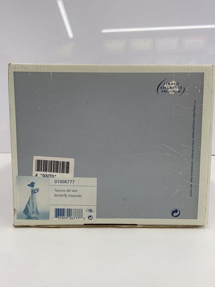 Lladro Interior Grocery WHT 6777 Used
