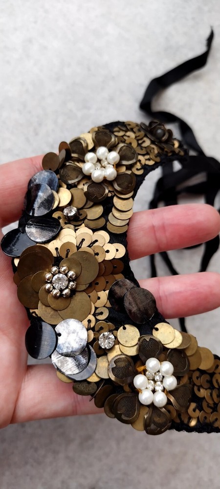 Vintage collar necklace, Textile, Décor