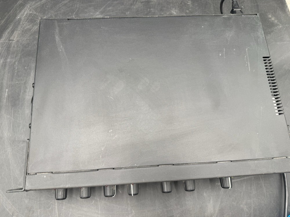 Peavey UMA 1502 150W 4 Input Mixer Amplifier TESTED