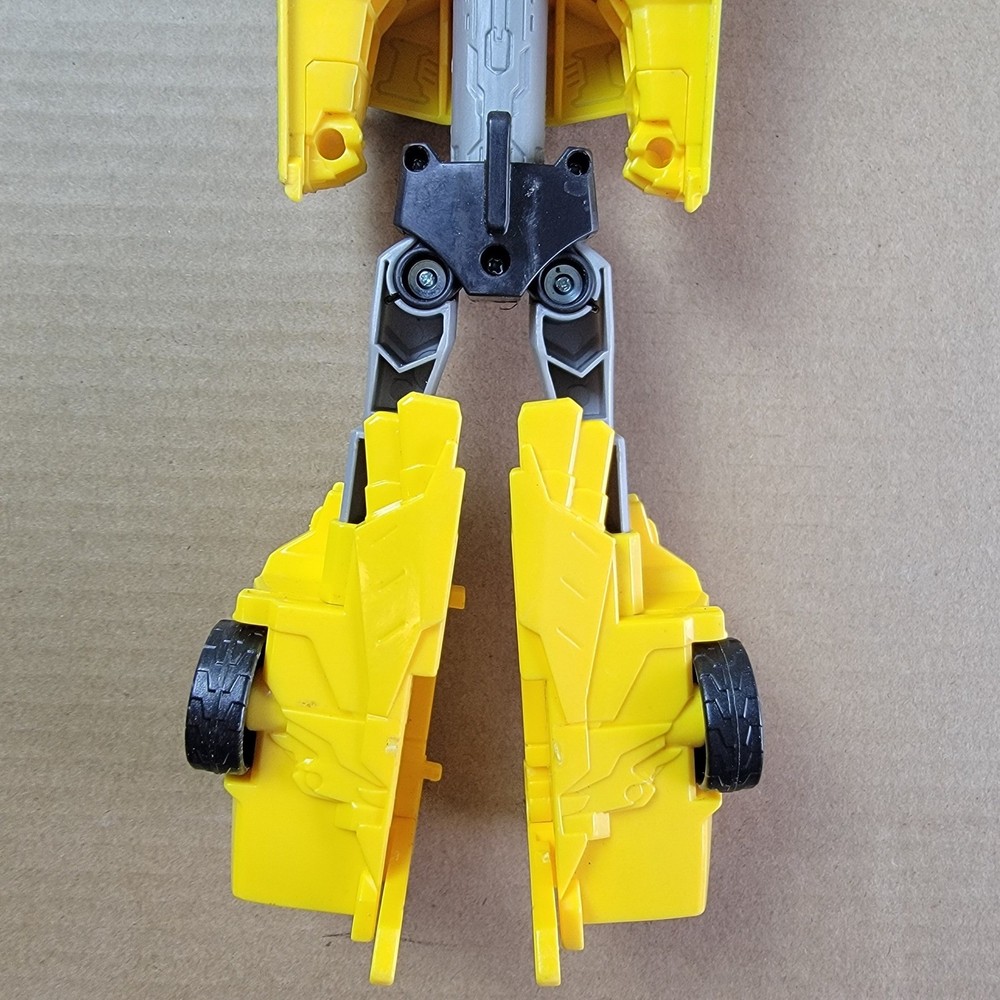 Transformers Robots In Disguise Bumblebee complete Hasbro Warrior Class RID 2015