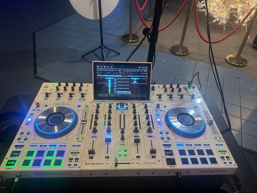 Denon DJ PRIME 4 White Quad Deck Controller, 4 Channels, 16 Pads, Effects