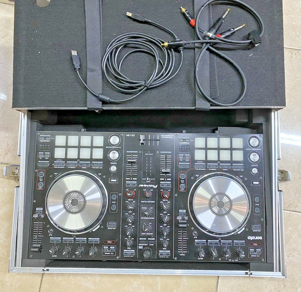 Pioneer DDJ-SR DJ Controller with carrying case.