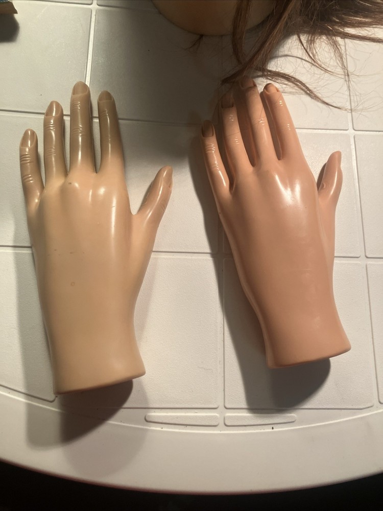 2 Silicone Nail Art Hand Soft Training Display Model Hands Flexible Manicure