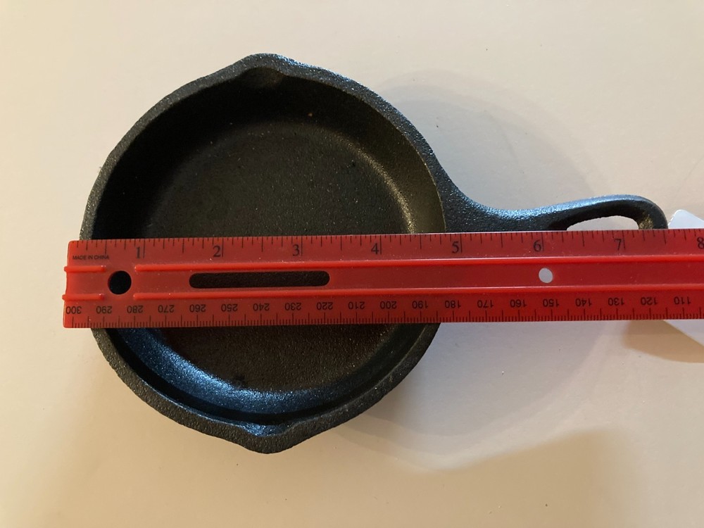 Valor Cast Iron Skillet Frying Pan 5” NWT