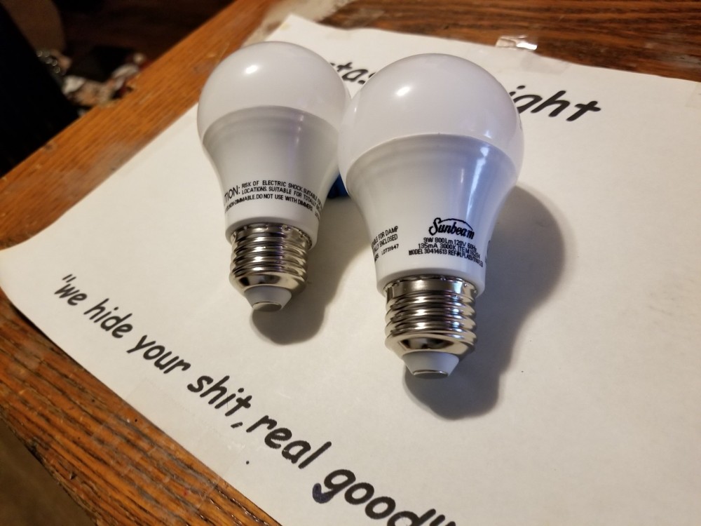 Light Bulb Home Security Safe Can Secret Container Hidden Diversion Stash Box