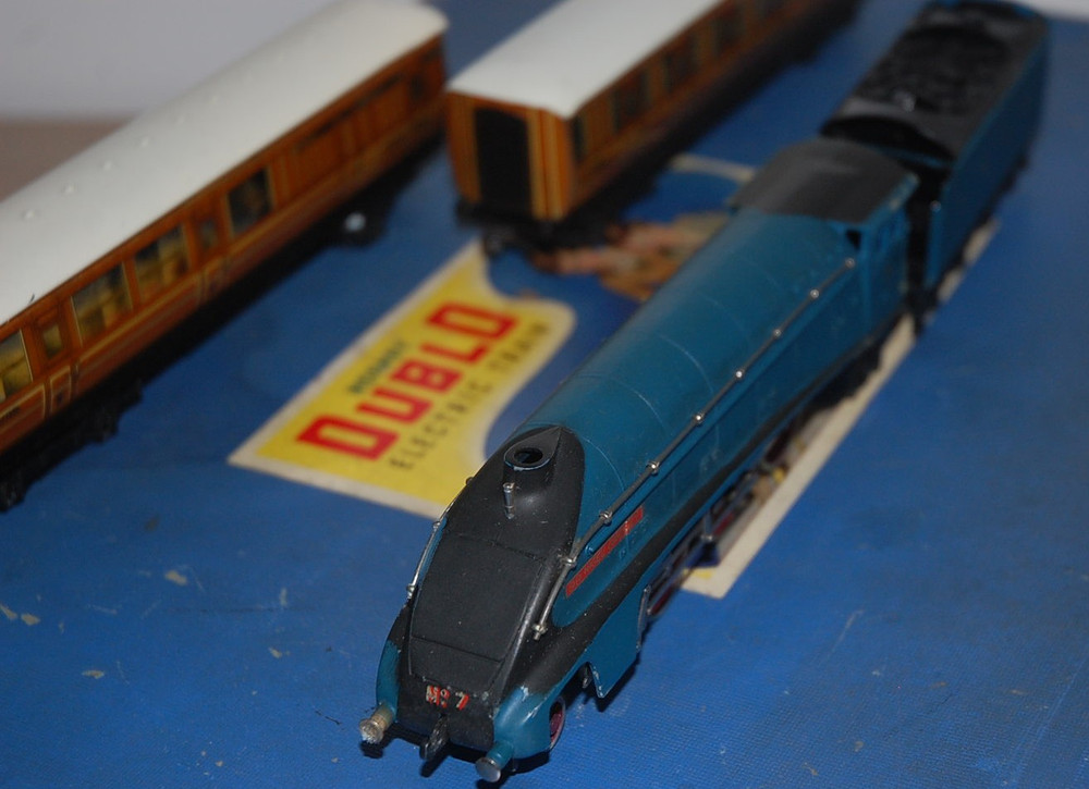 HORNBY DUBLO EDP PASSENGER TRAIN SET 'SIR NIGEL GRESLEY' BOXED