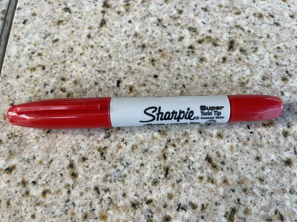 SUPER SHARPIE Twin Tip Permanent Marker, Red, Fine and Chisel Tip, NOS
